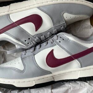 BRAND NEW NIKE DUNK LOW WOMEN